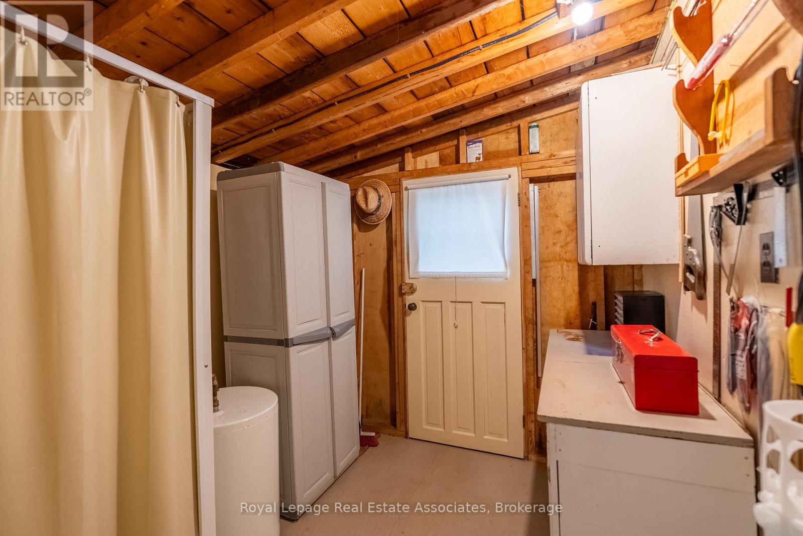 243 BEACH LANE - 26