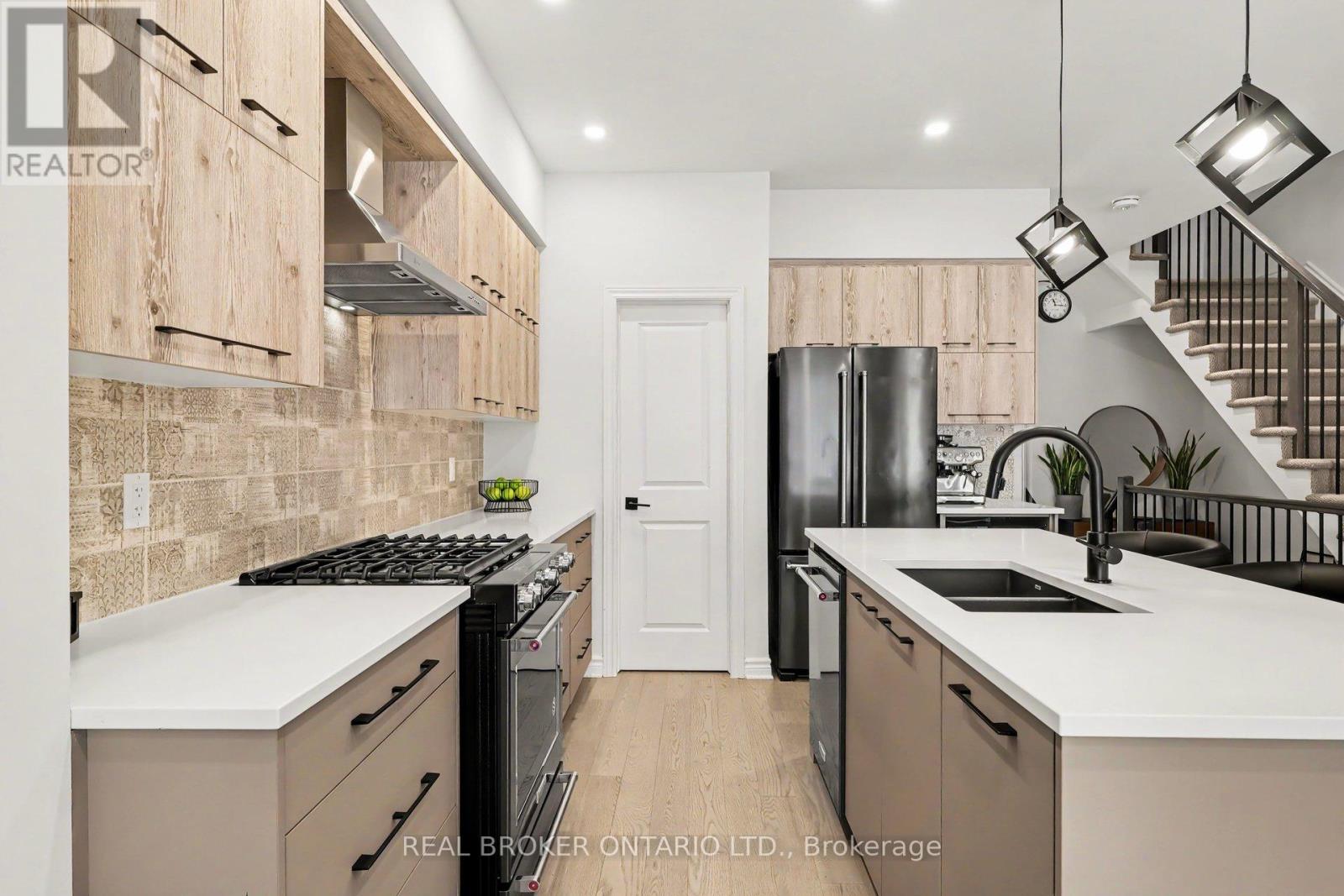 3 Bed, 3 Bath House for Sale in Ottawa – 769 CAIRN CRESCENT, Ottawa – MLS# X13460314 - Image 12