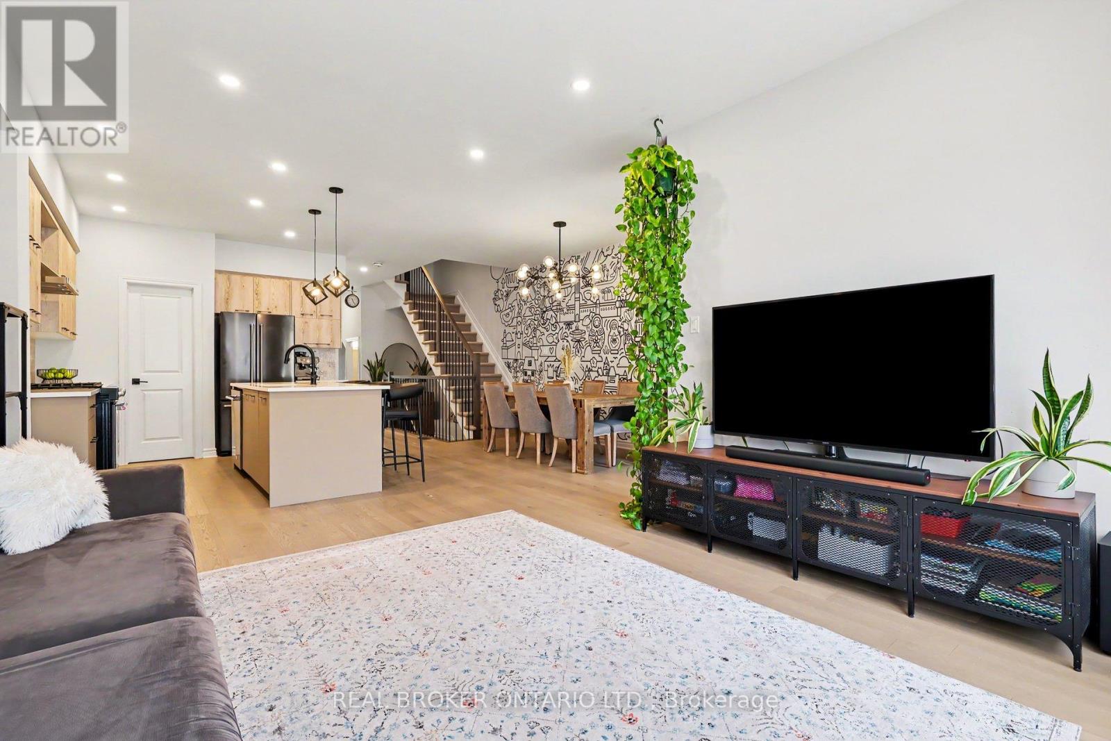 3 Bed, 3 Bath House for Sale in Ottawa – 769 CAIRN CRESCENT, Ottawa – MLS# X13460314 - Image 17