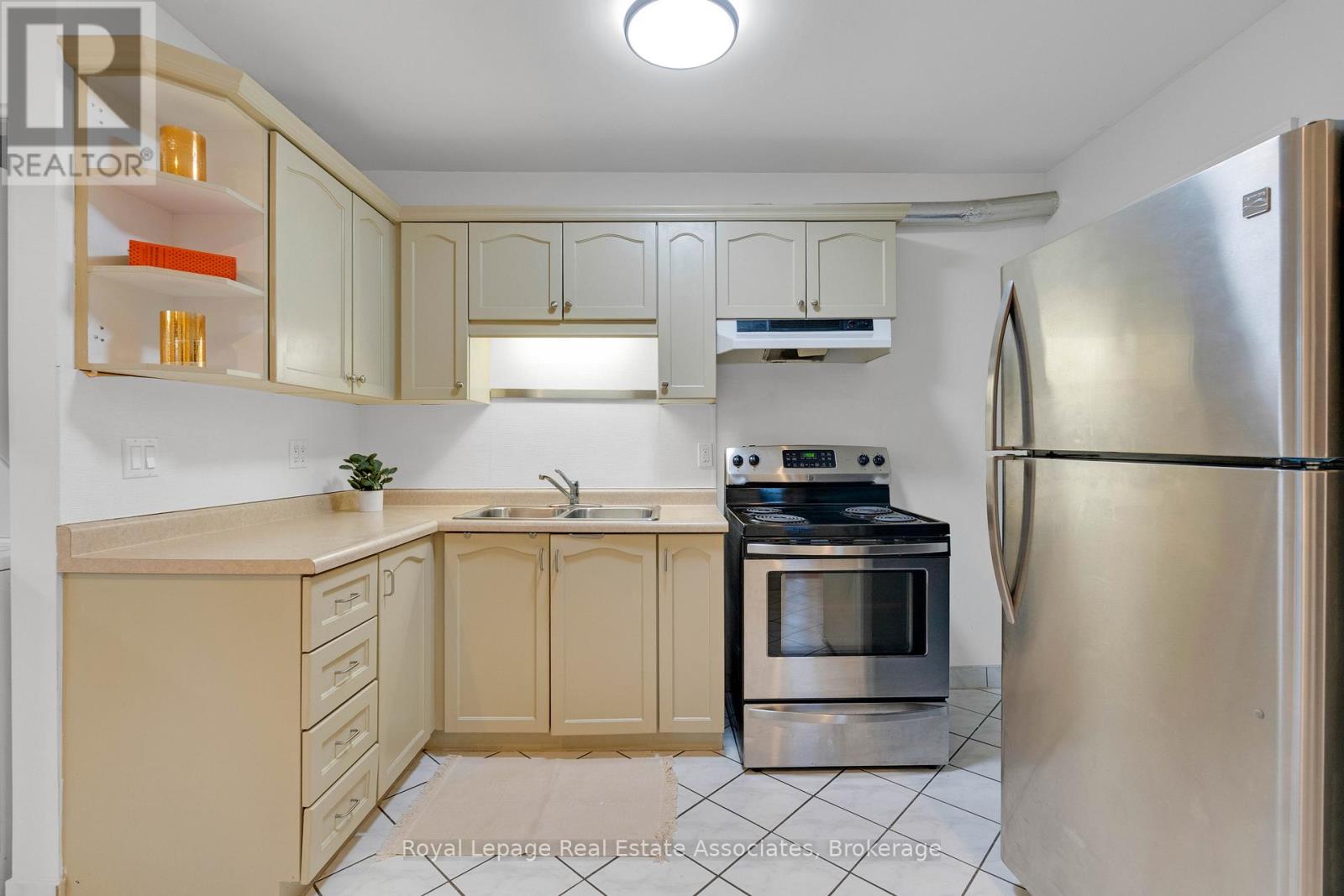 #15 2 VINELAND AVENUE - 8