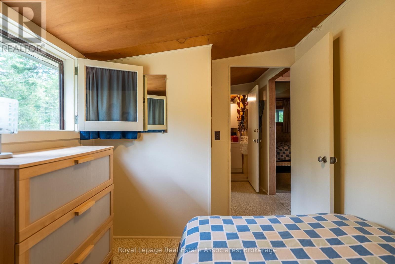 243 BEACH LANE - 20