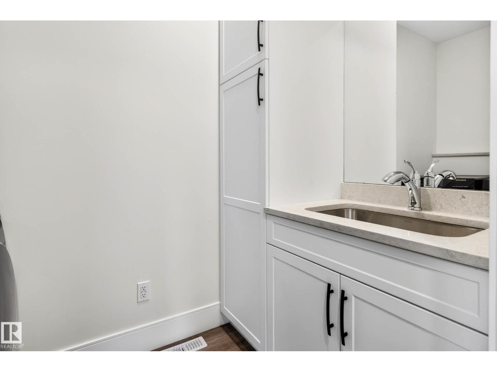 11743 83 AV NW - 37