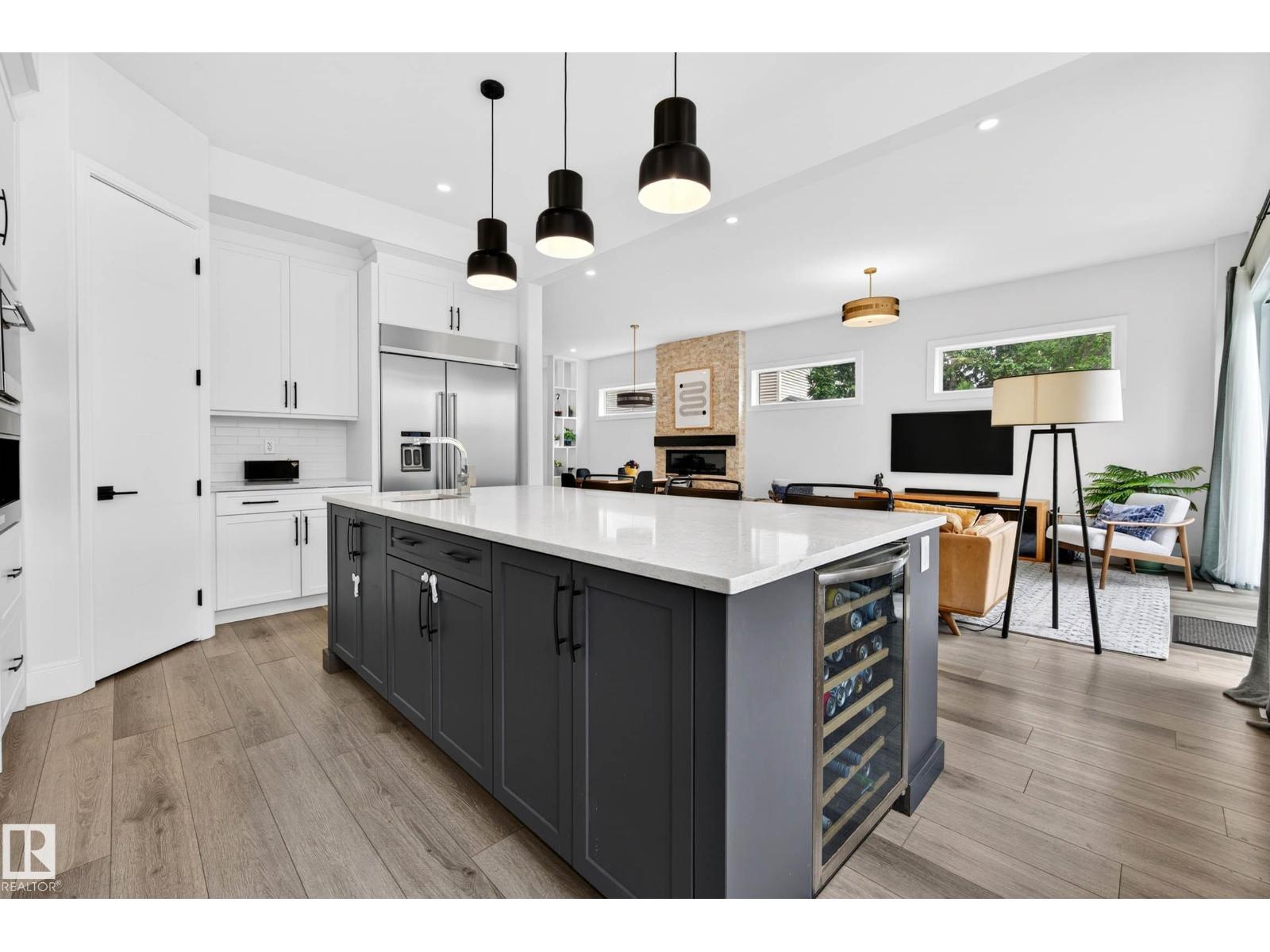 11743 83 AV NW - 17