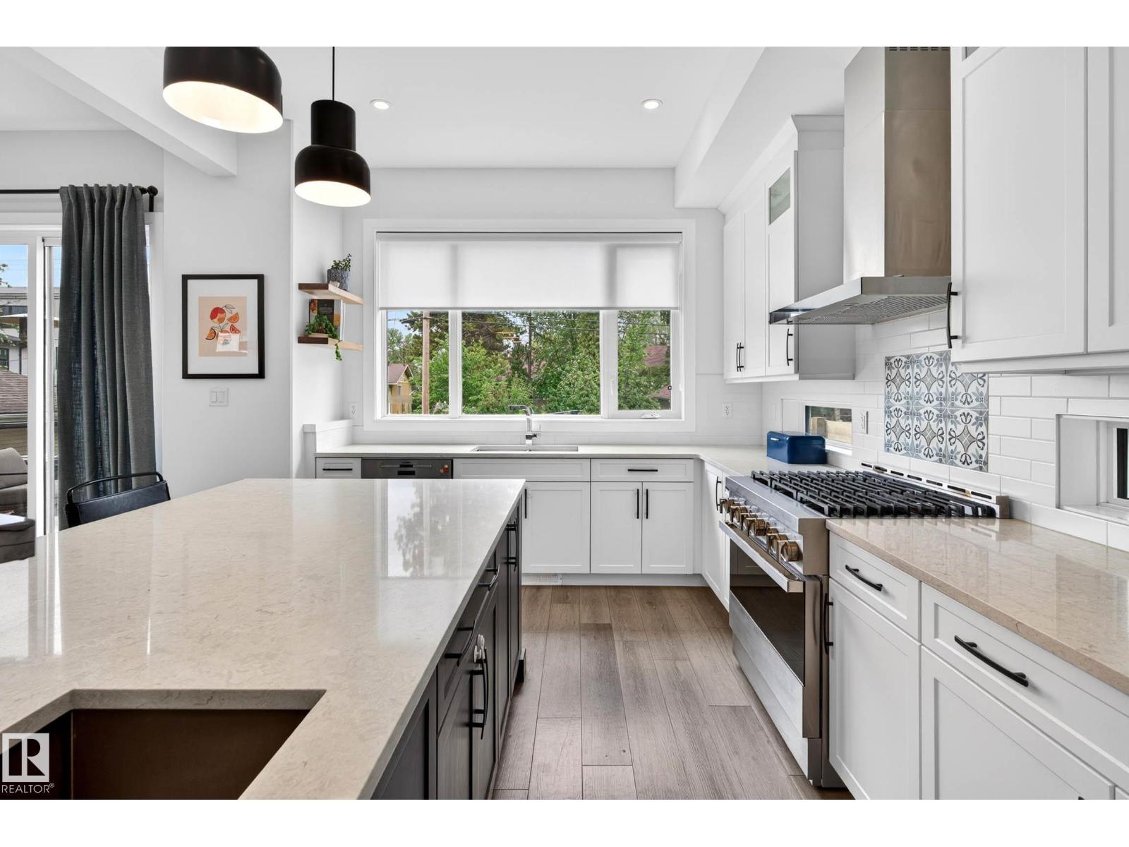 11743 83 AV NW - 16