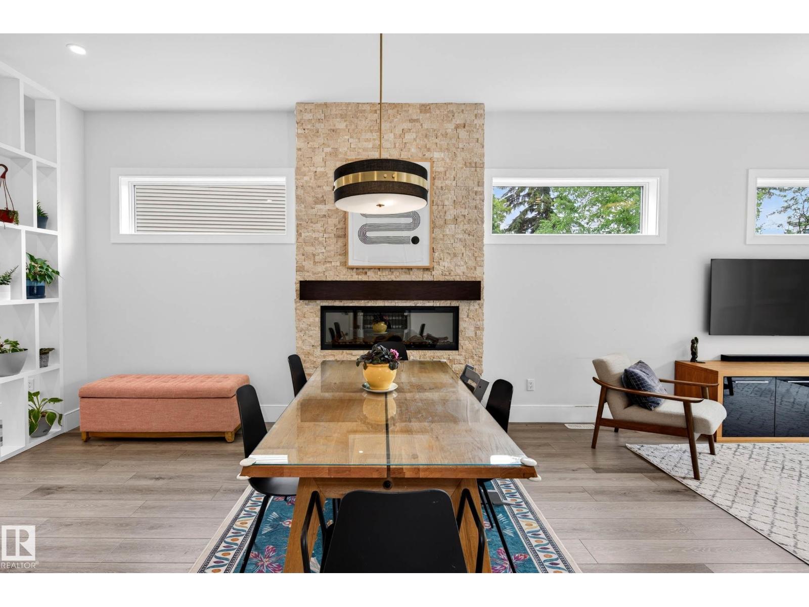 11743 83 AV NW - 10