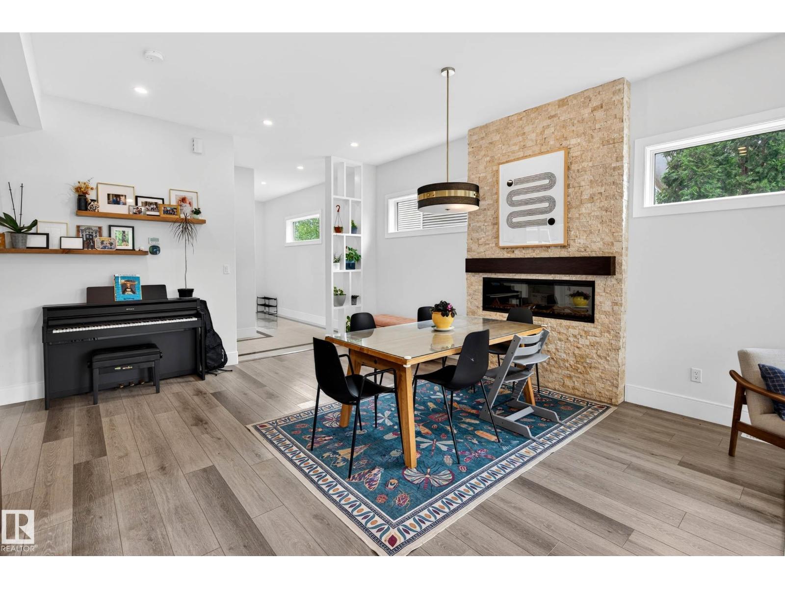 11743 83 AV NW - 9