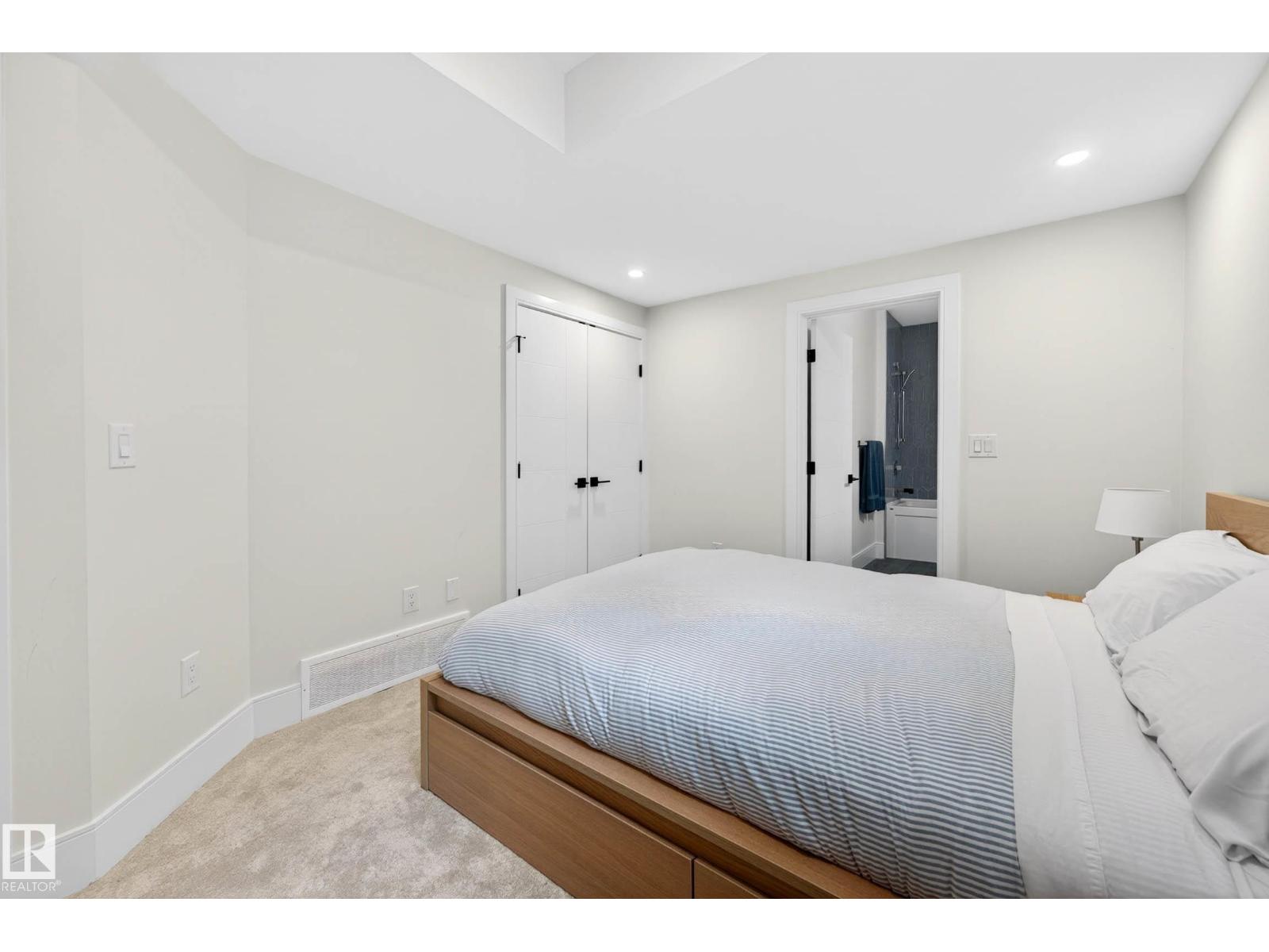 11743 83 AV NW - 46