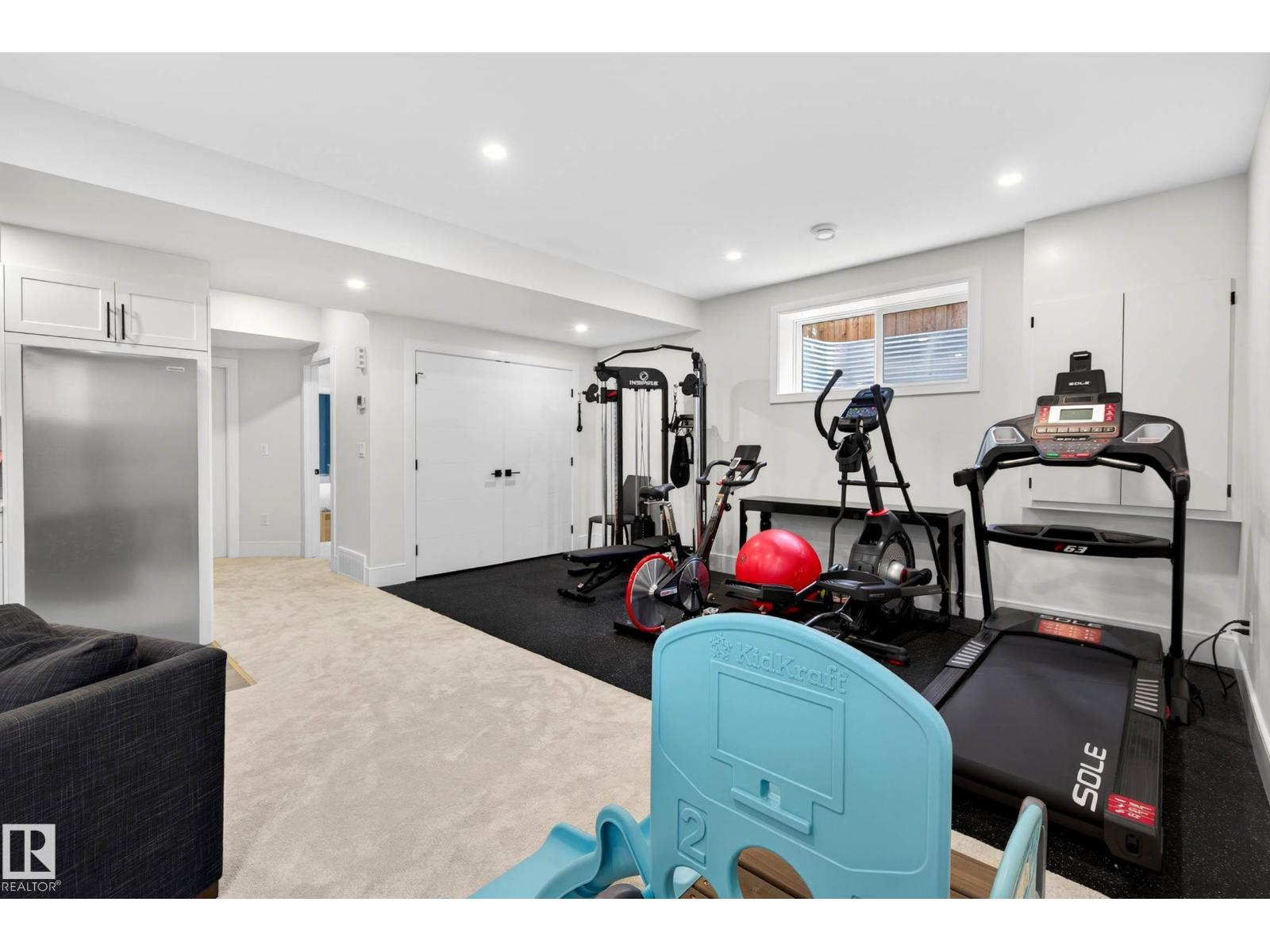 11743 83 AV NW - 42