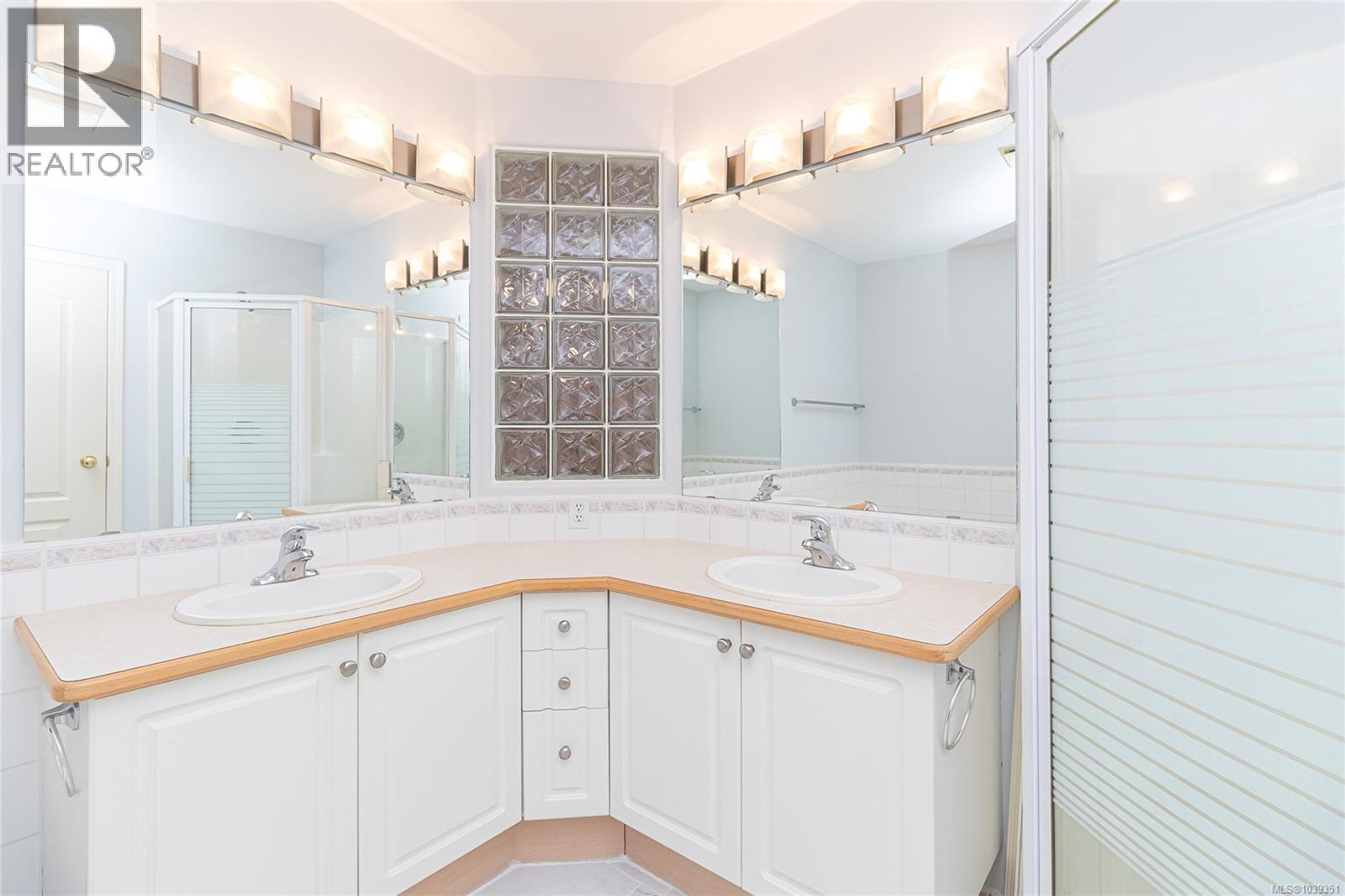 #403 288 Eltham Rd - 27