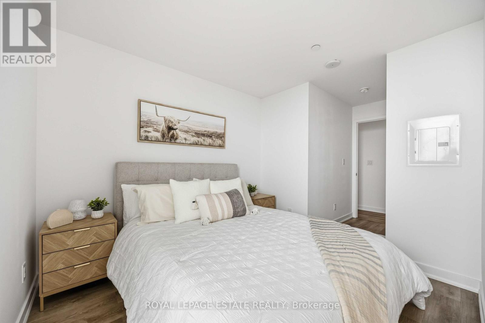 #1505 160 FLEMINGTON ROAD - 17