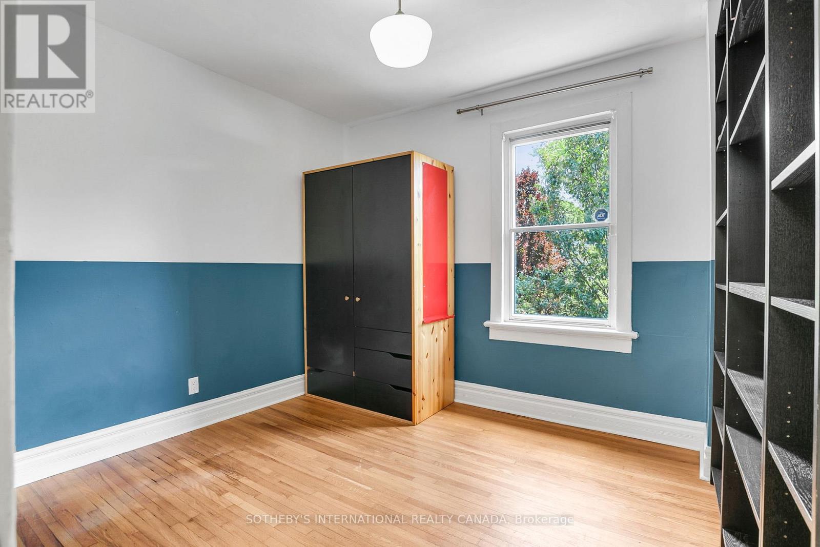 221 BOOTH AVENUE - 26