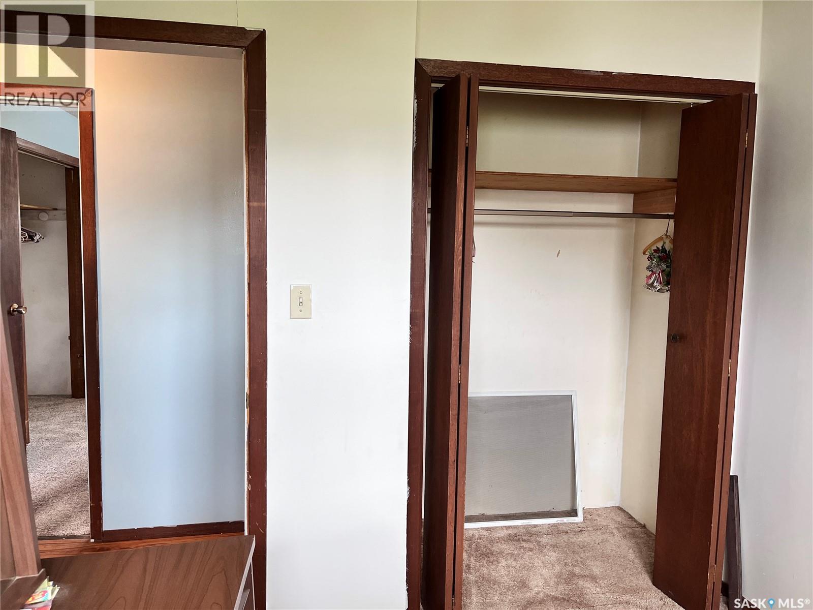 215 Burns AVENUE W — photo 10