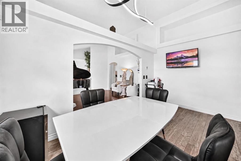 91 Panamount Gardens NW — photo 10