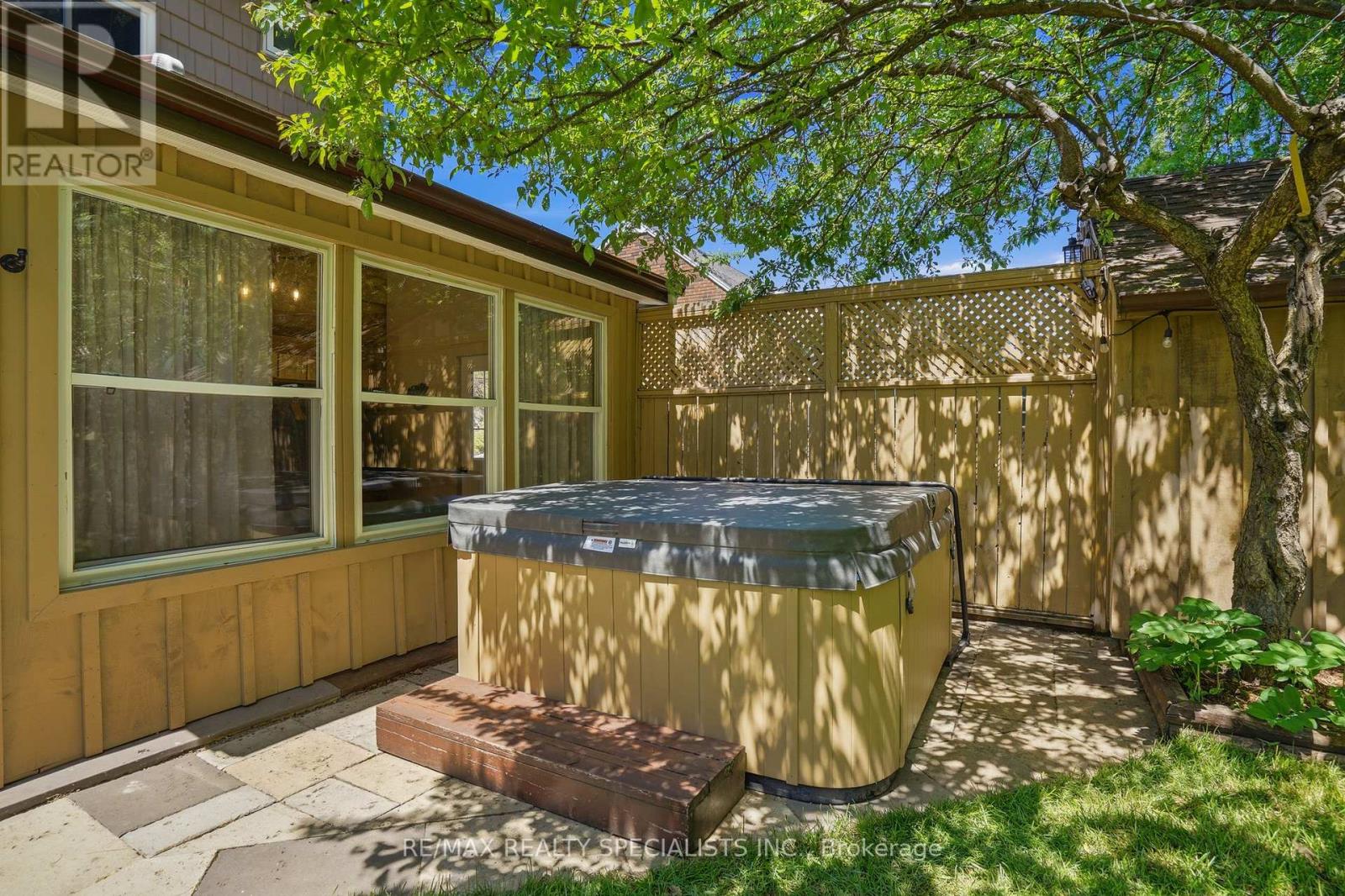 11 KINGSWAY BOULEVARD - 12