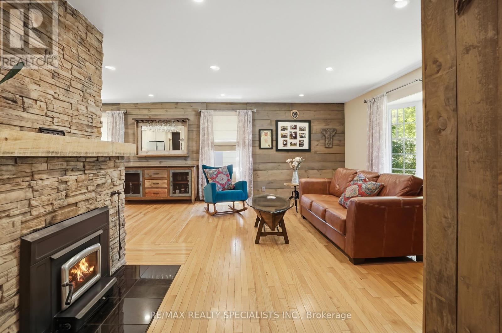 11 KINGSWAY BOULEVARD - 18