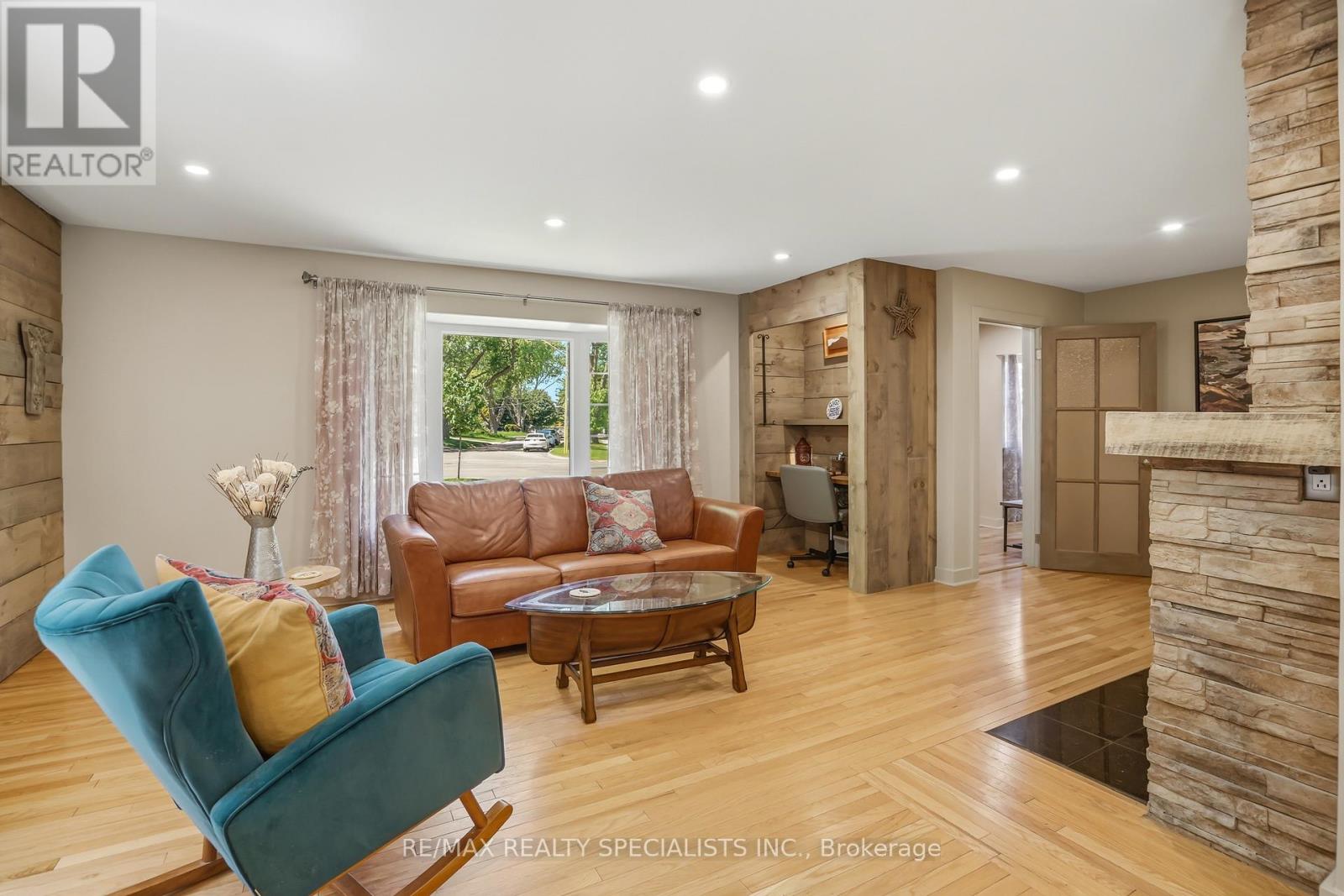 11 KINGSWAY BOULEVARD - 22