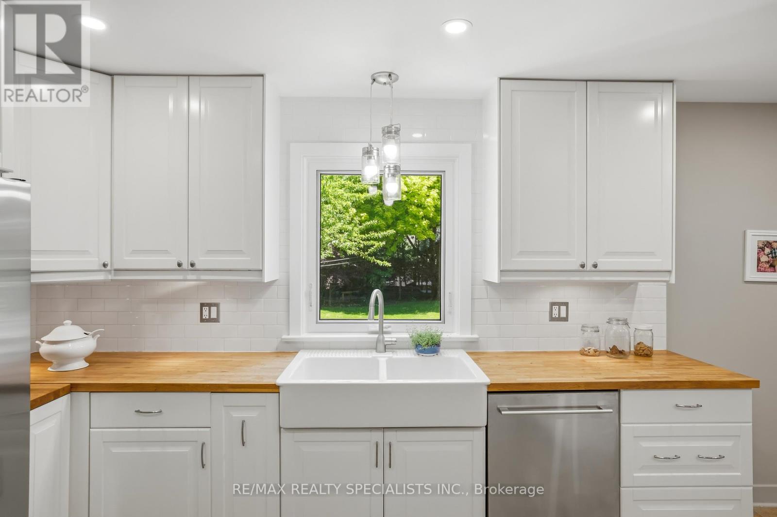 11 KINGSWAY BOULEVARD - 27