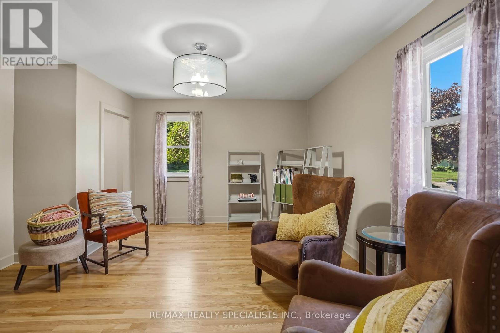 11 KINGSWAY BOULEVARD - 29
