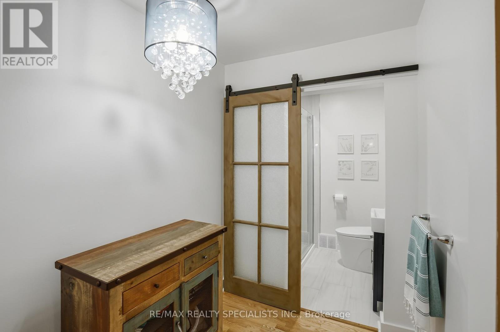 11 KINGSWAY BOULEVARD - 31