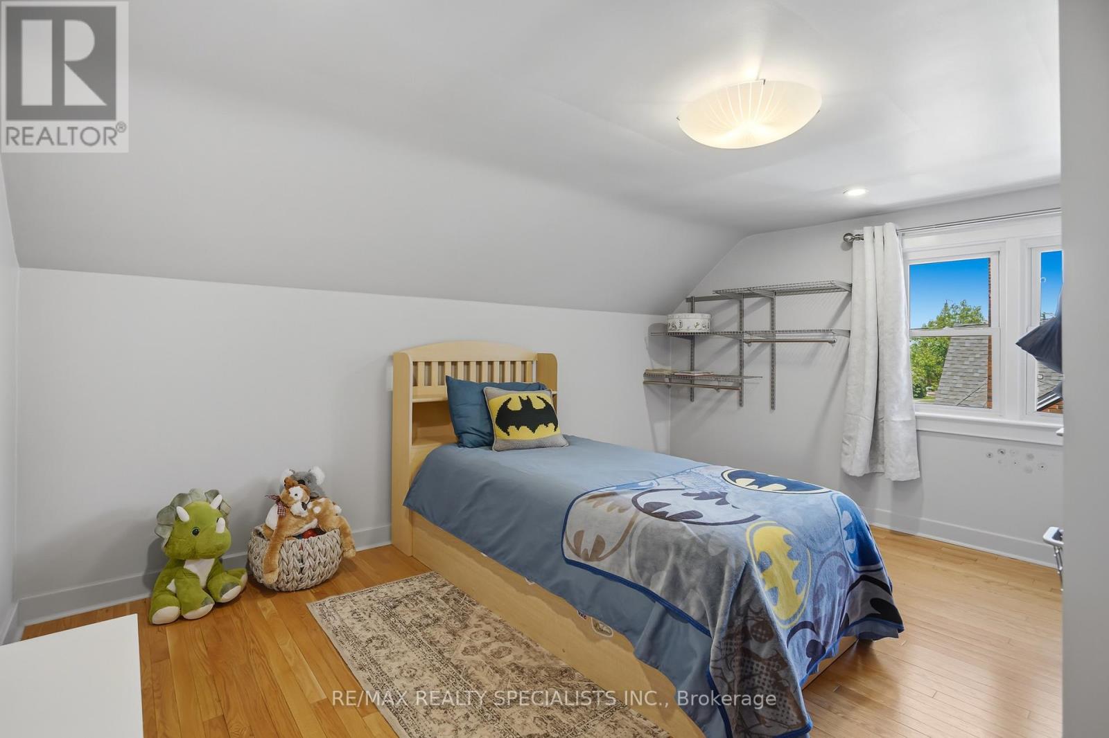11 KINGSWAY BOULEVARD - 36