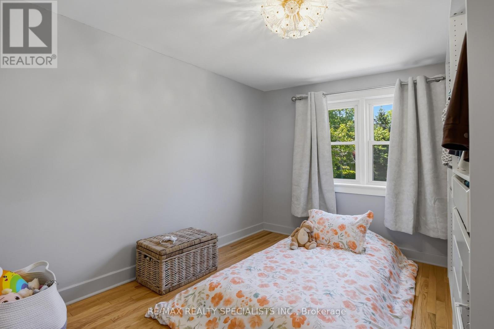 11 KINGSWAY BOULEVARD - 38
