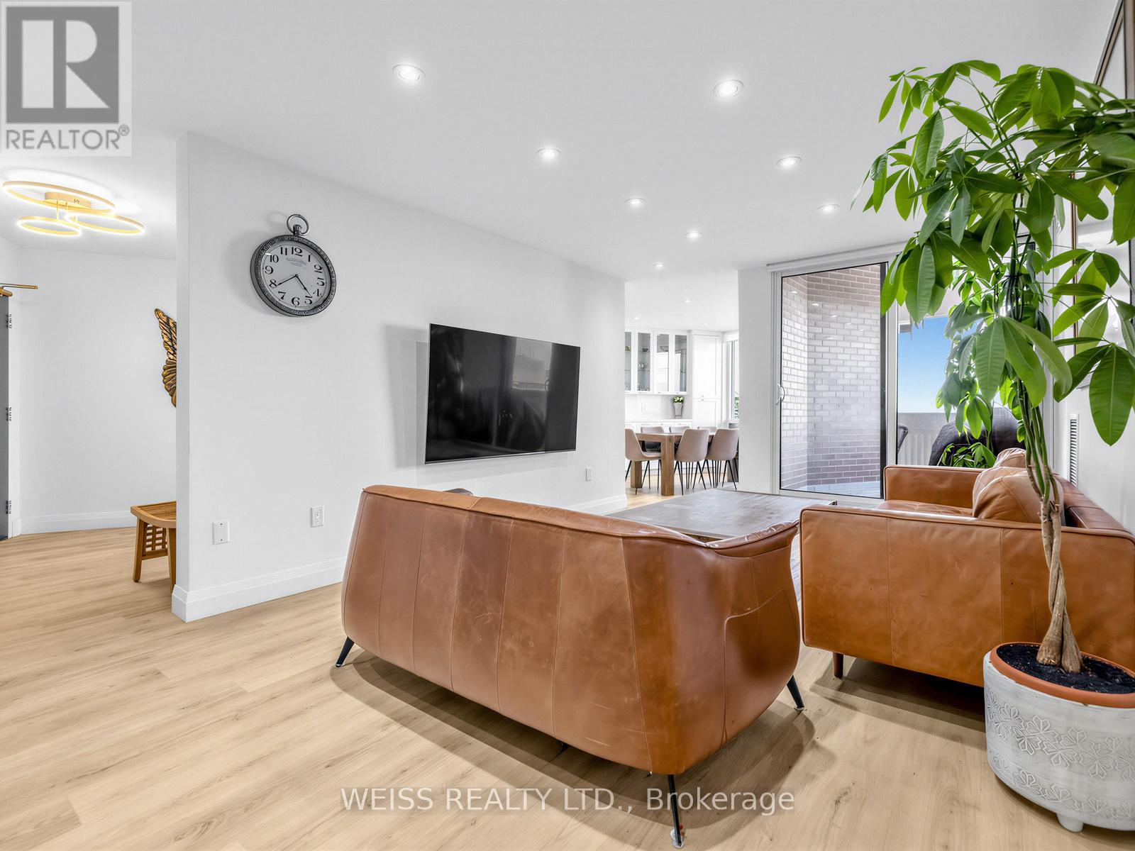 #1405 150 NEPTUNE DRIVE - 13