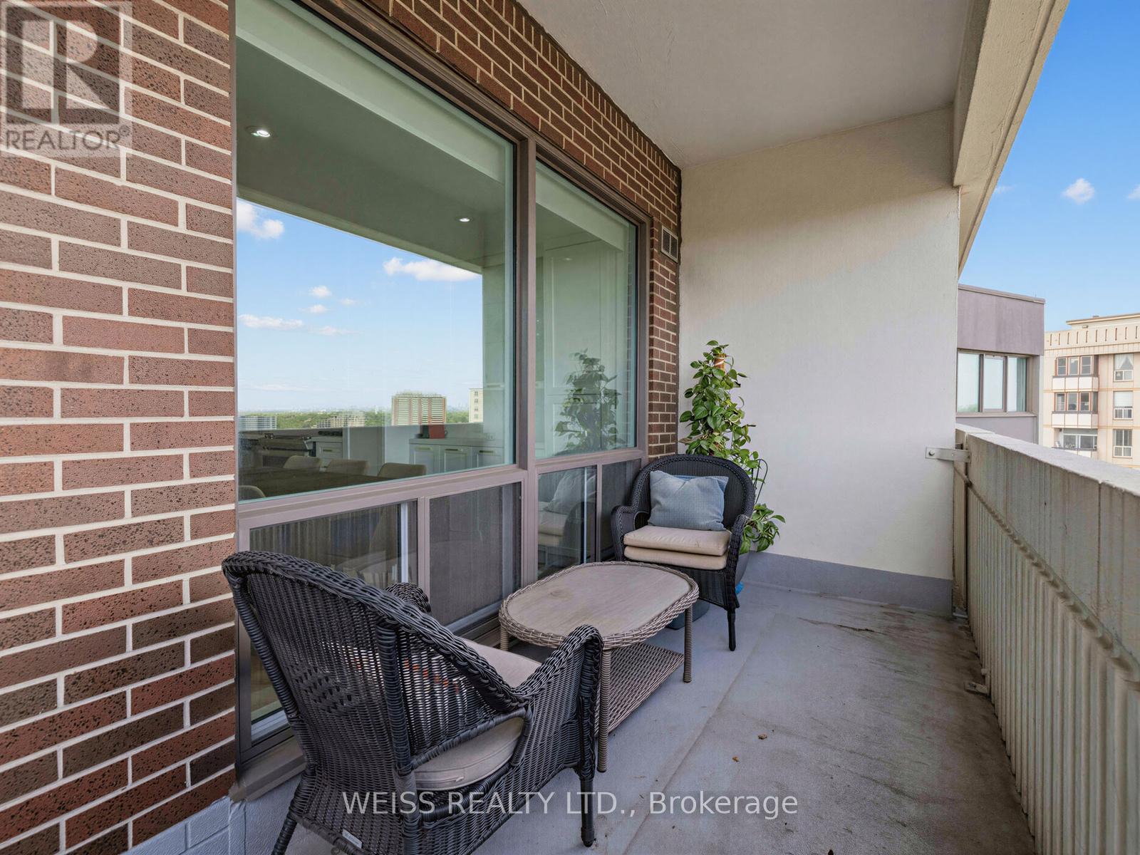 #1405 150 NEPTUNE DRIVE - 24