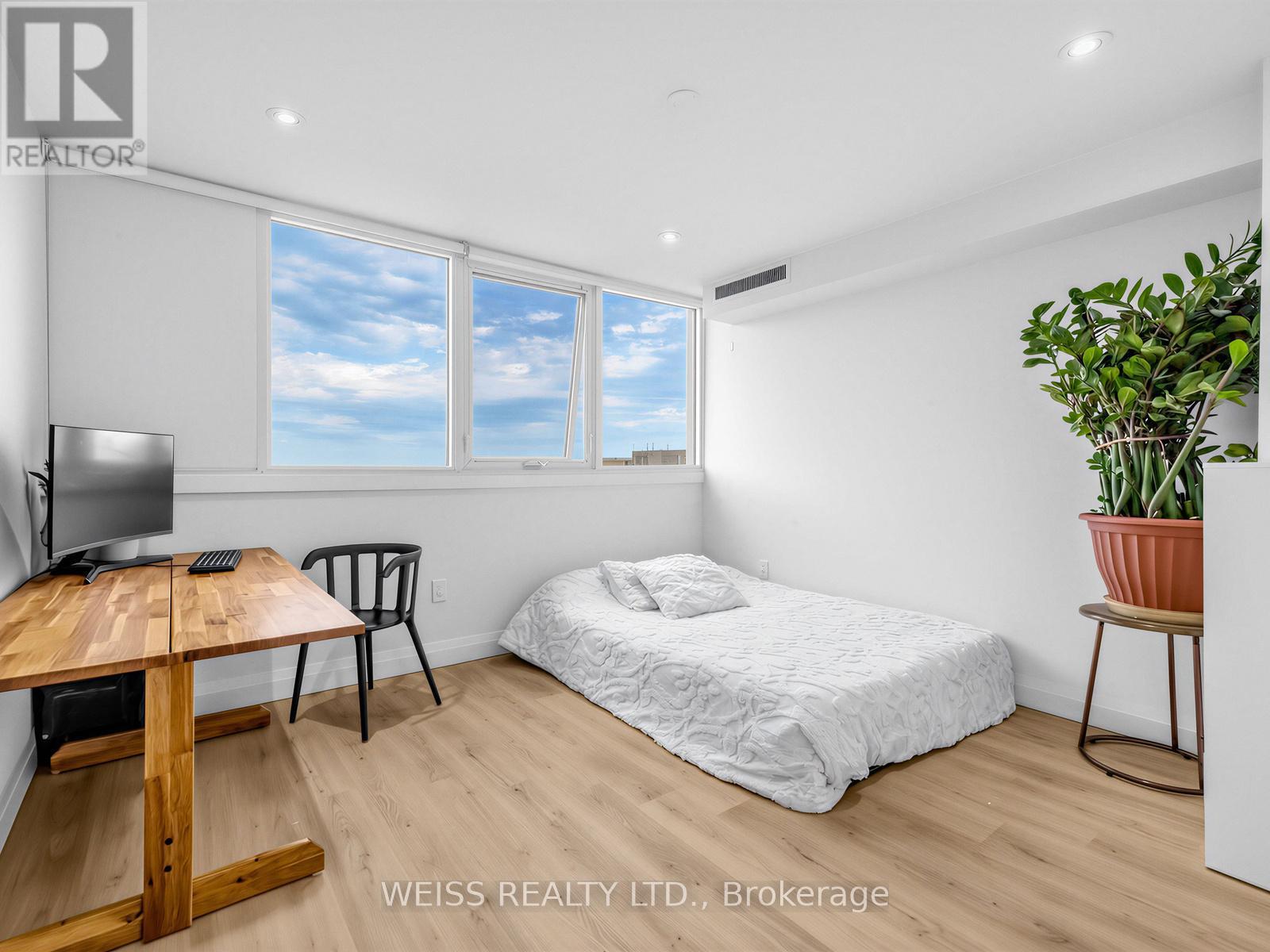 #1405 150 NEPTUNE DRIVE - 18