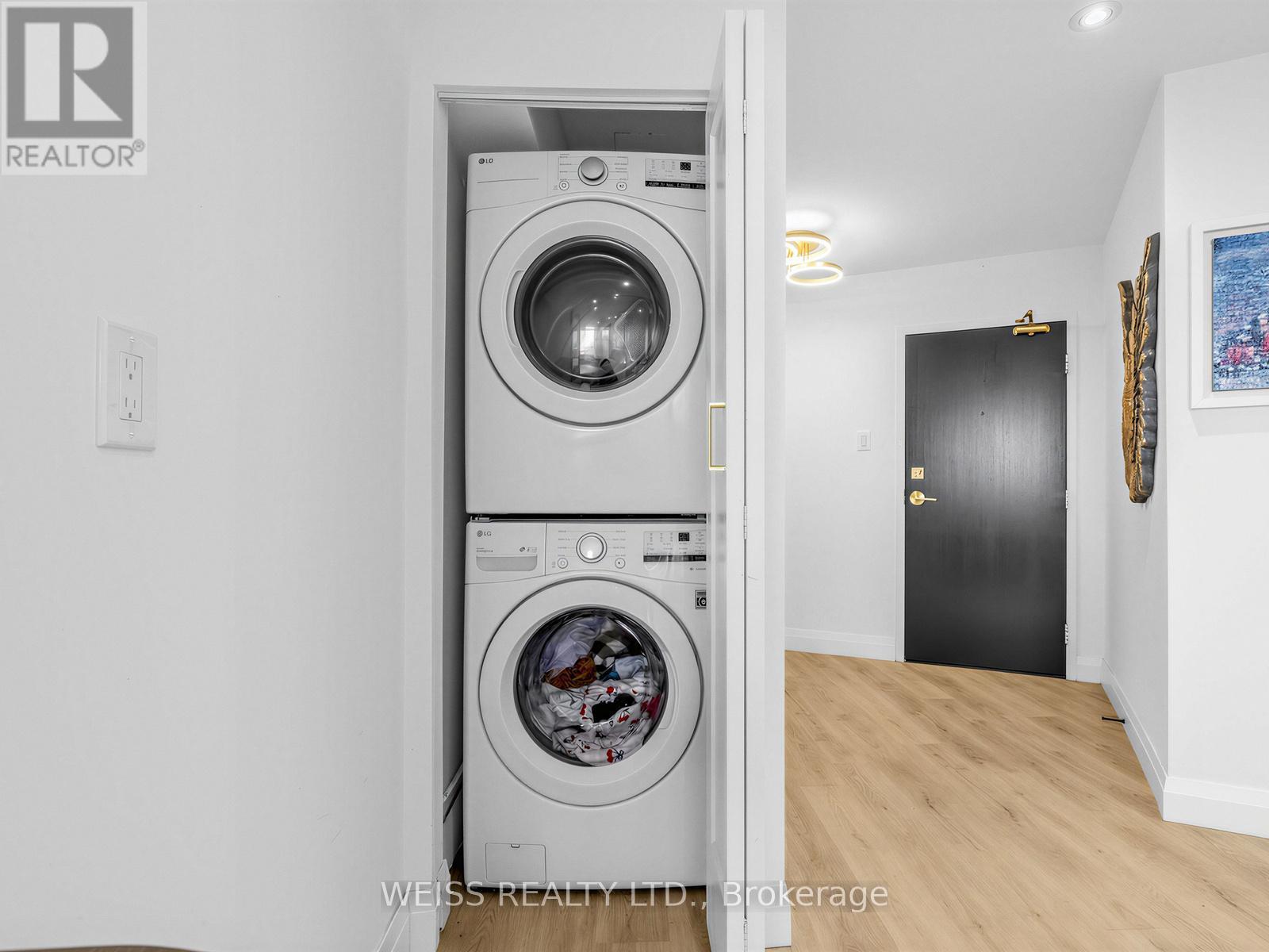 #1405 150 NEPTUNE DRIVE - 22