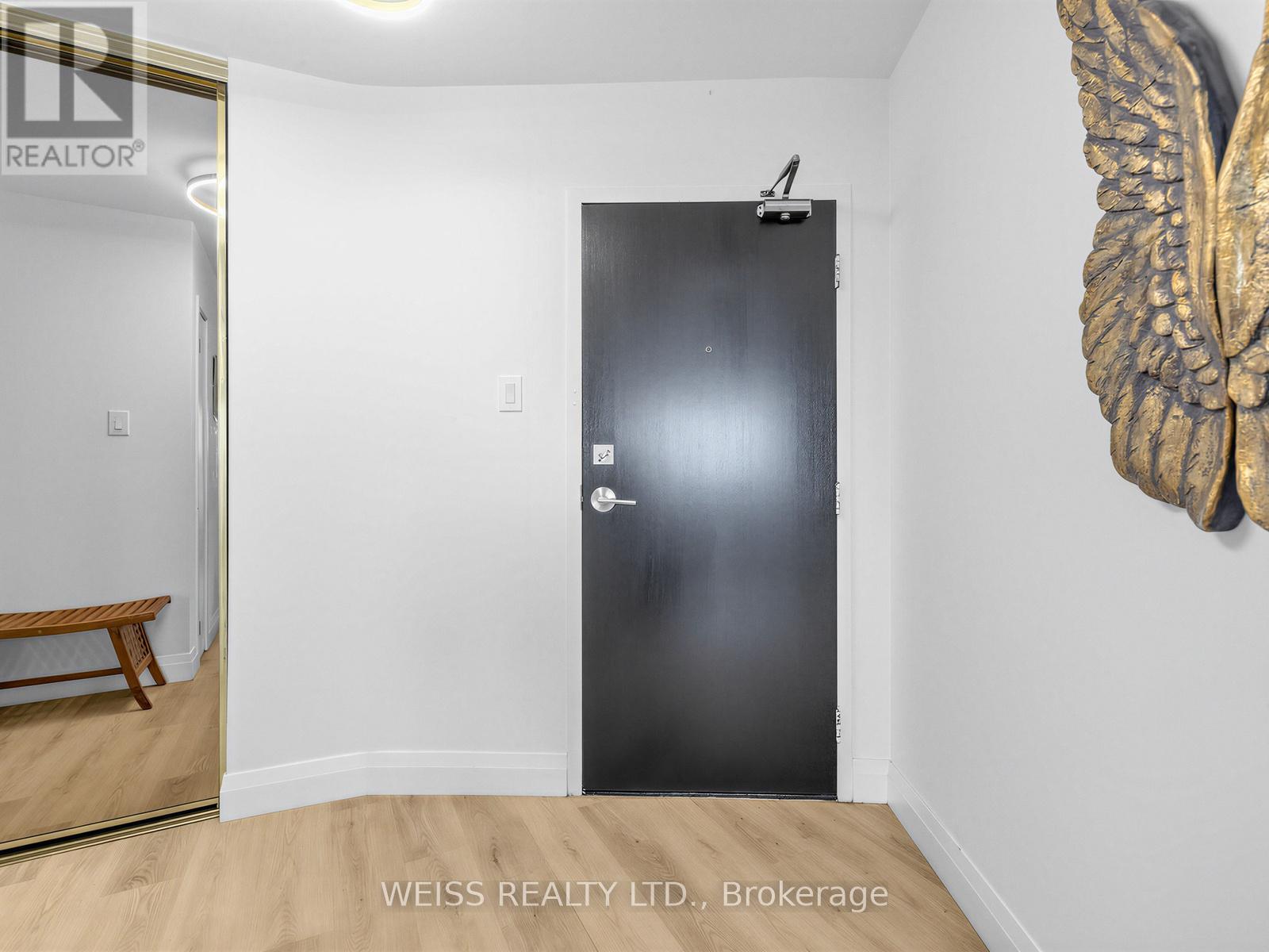 #1405 150 NEPTUNE DRIVE - 23