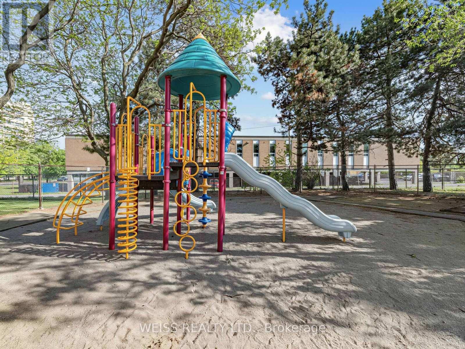 #1405 150 NEPTUNE DRIVE - 37