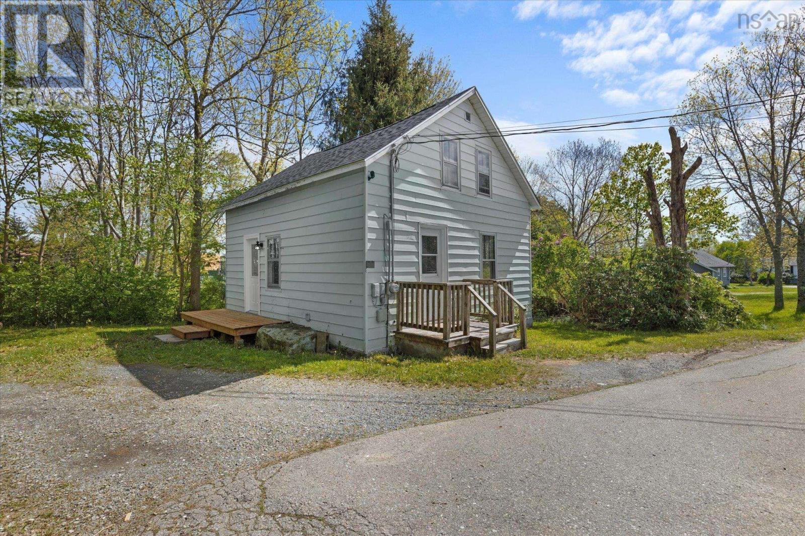 84 Lawrence Street - 23
