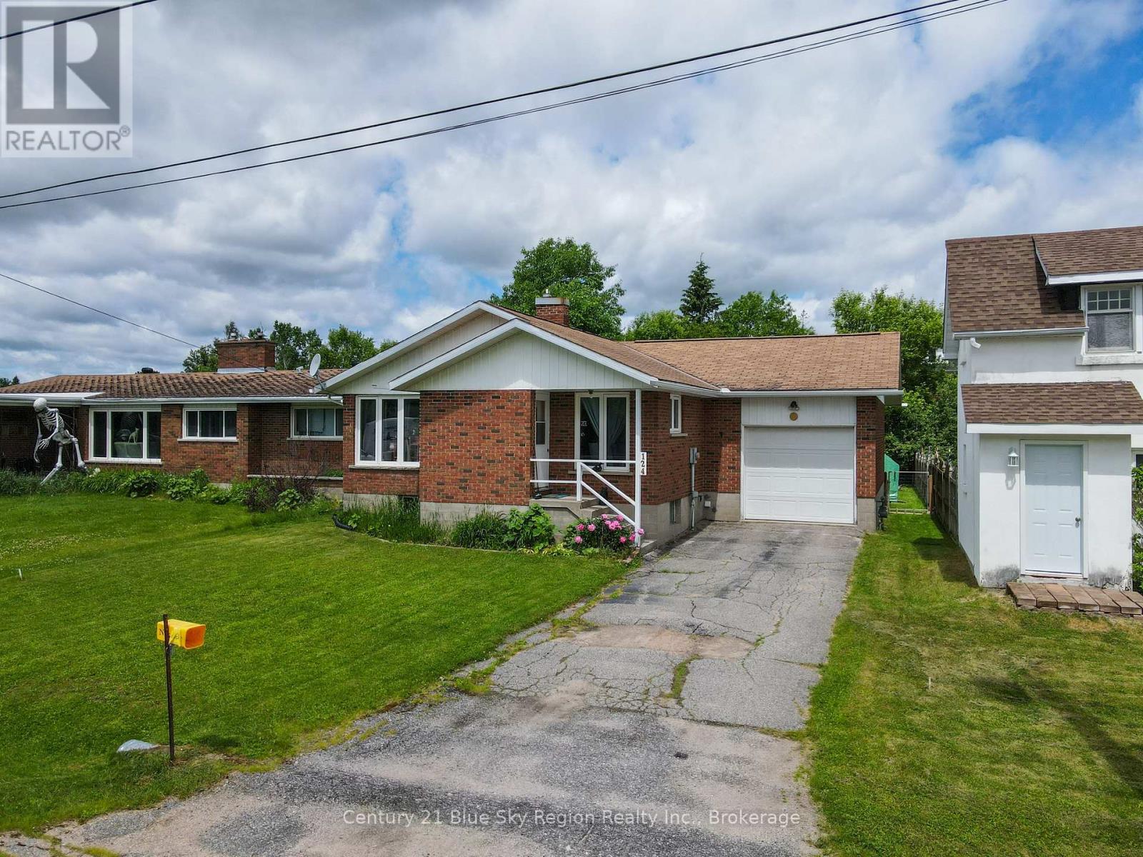 124 KING STREET W - 1