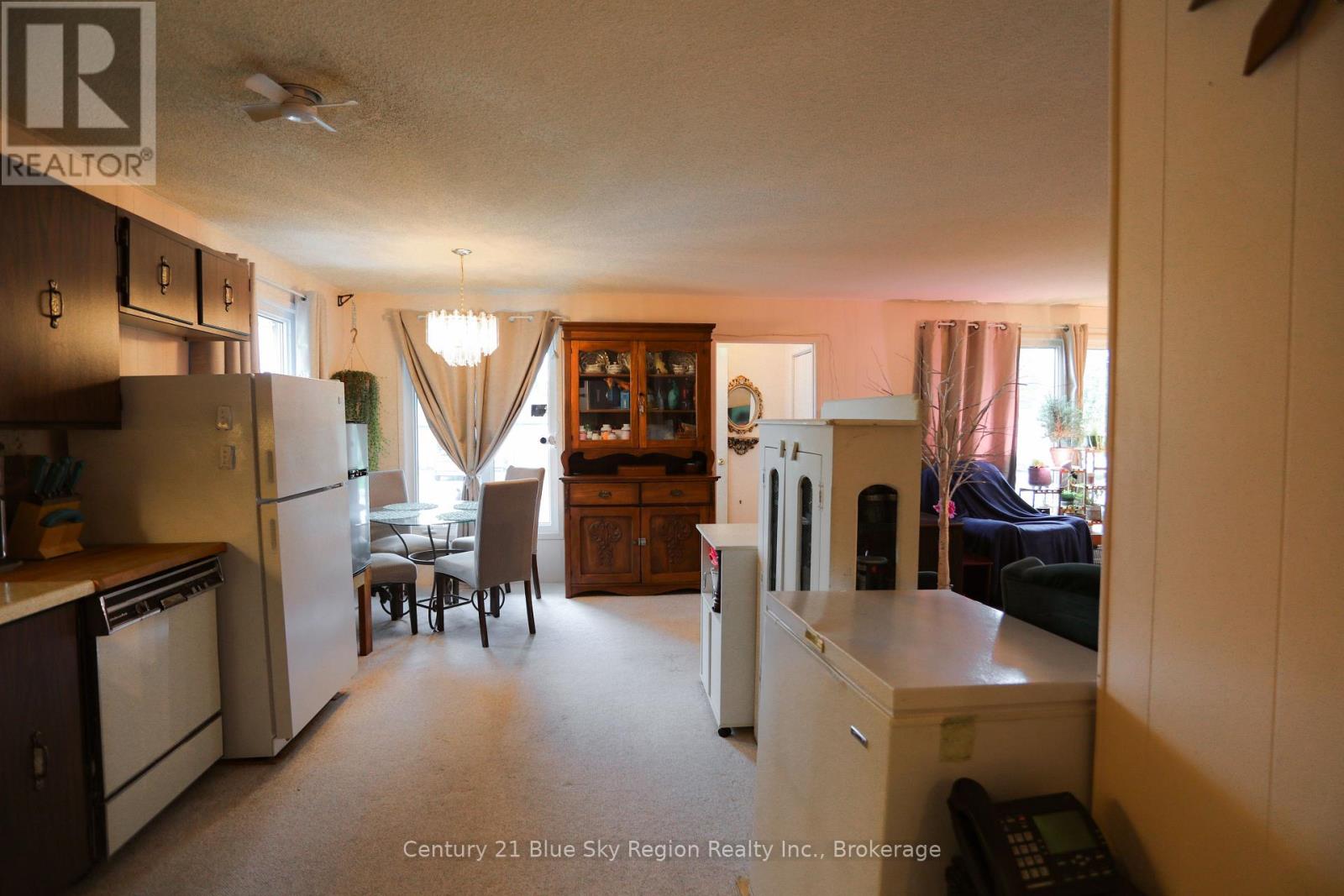 124 KING STREET W - 14