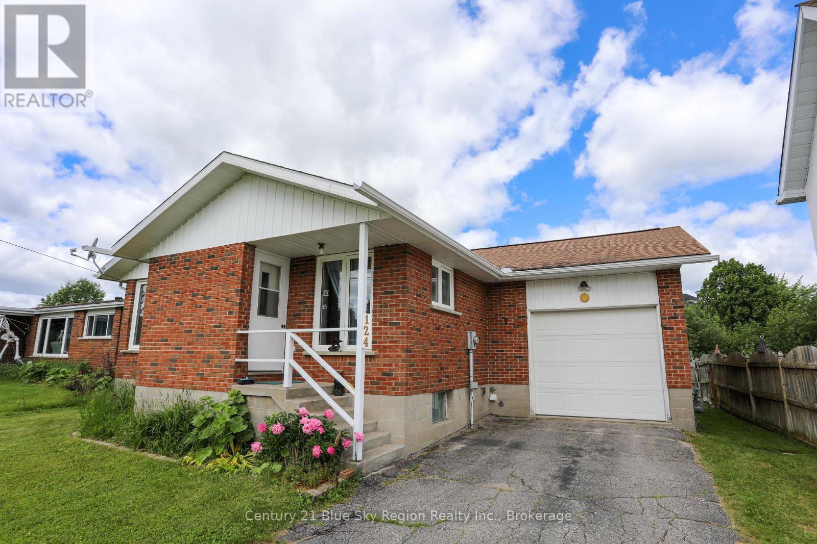 124 KING STREET W - 3