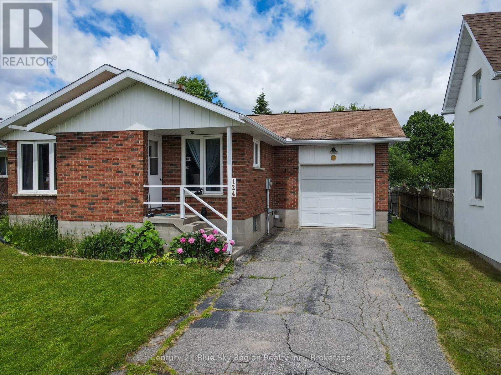 124 KING STREET W - 7