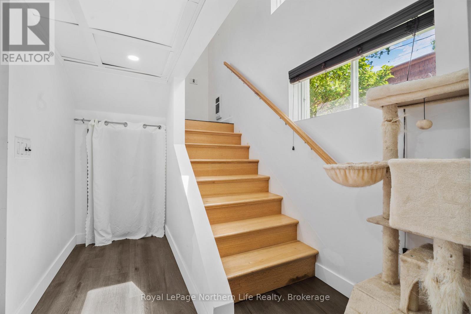 25 SPRUCE STREET - 18