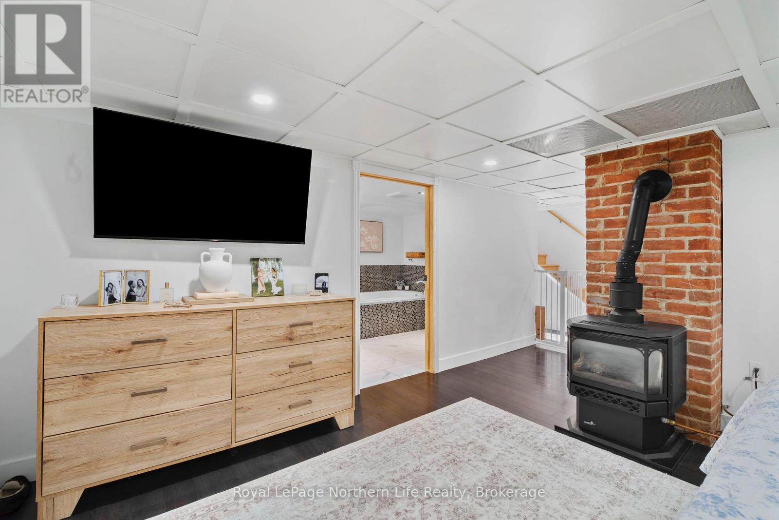 25 SPRUCE STREET - 21