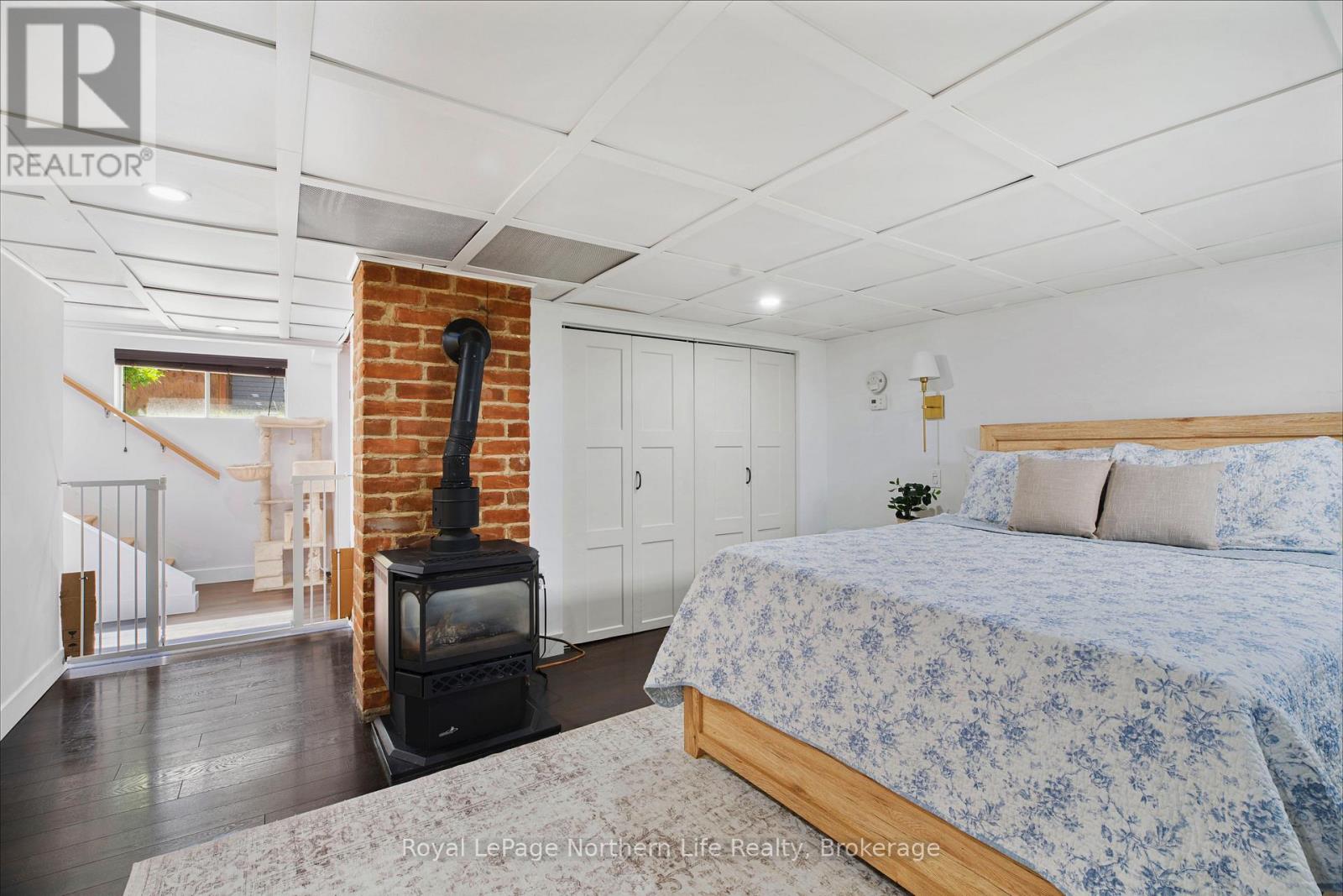 25 SPRUCE STREET - 22