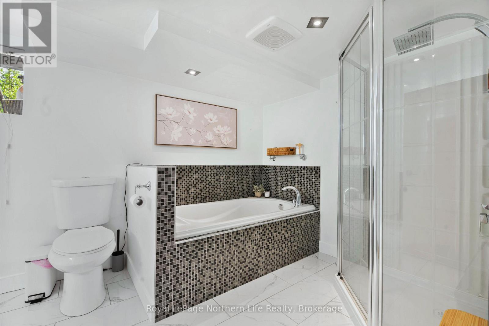 25 SPRUCE STREET - 23