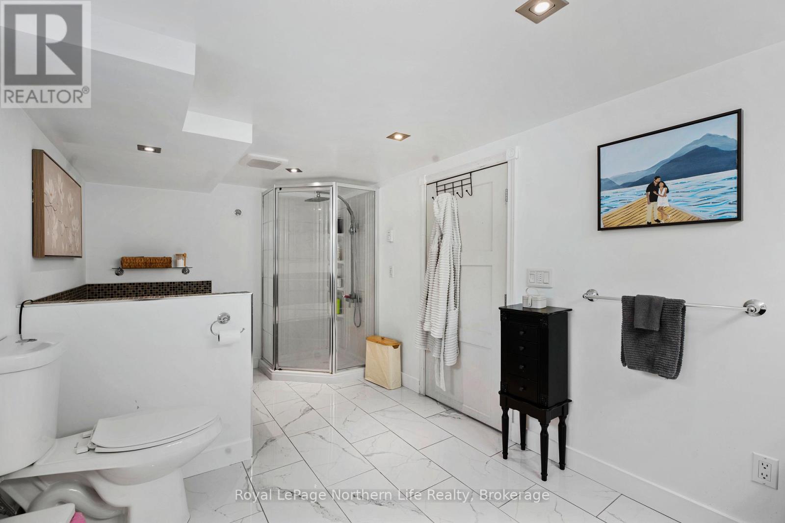 25 SPRUCE STREET - 24