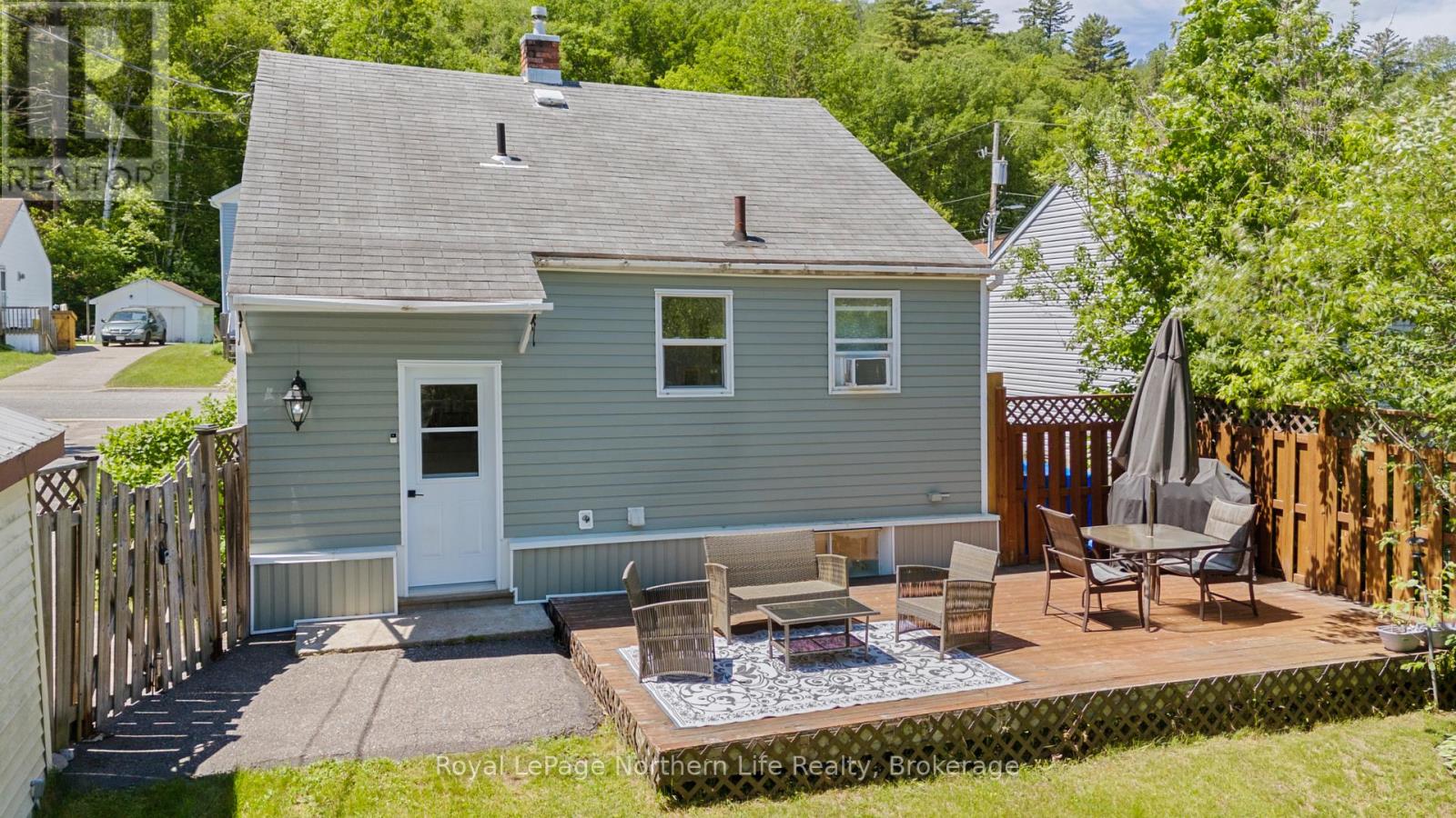 25 SPRUCE STREET - 29