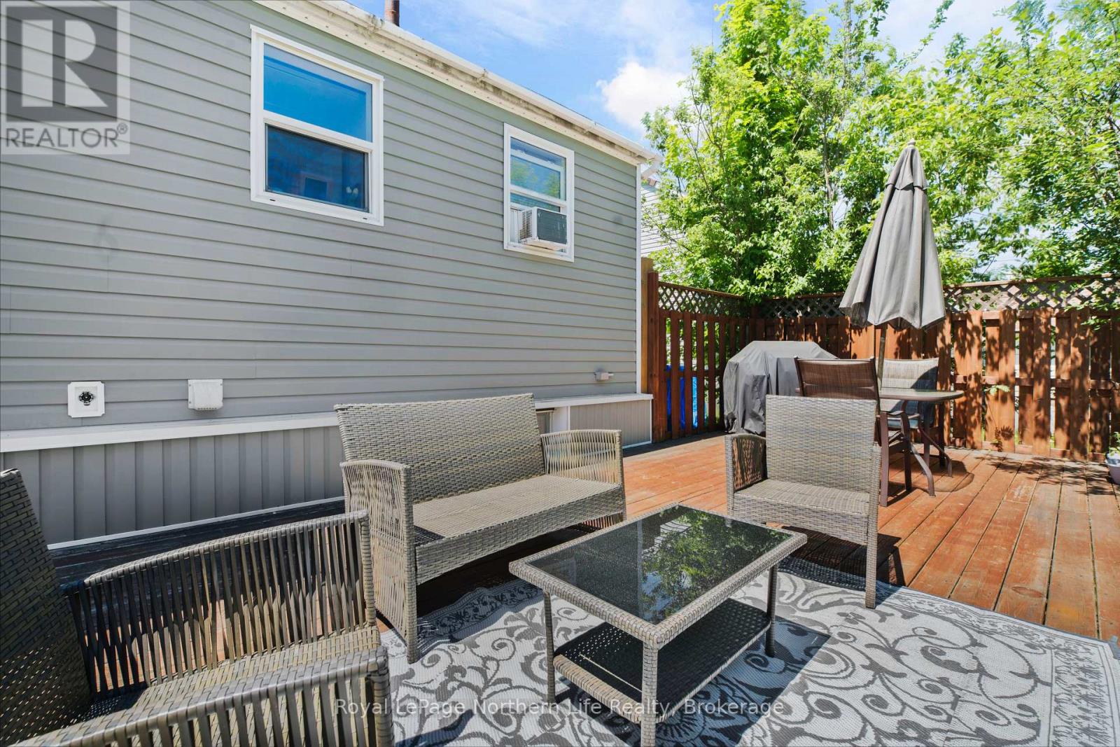 25 SPRUCE STREET - 31