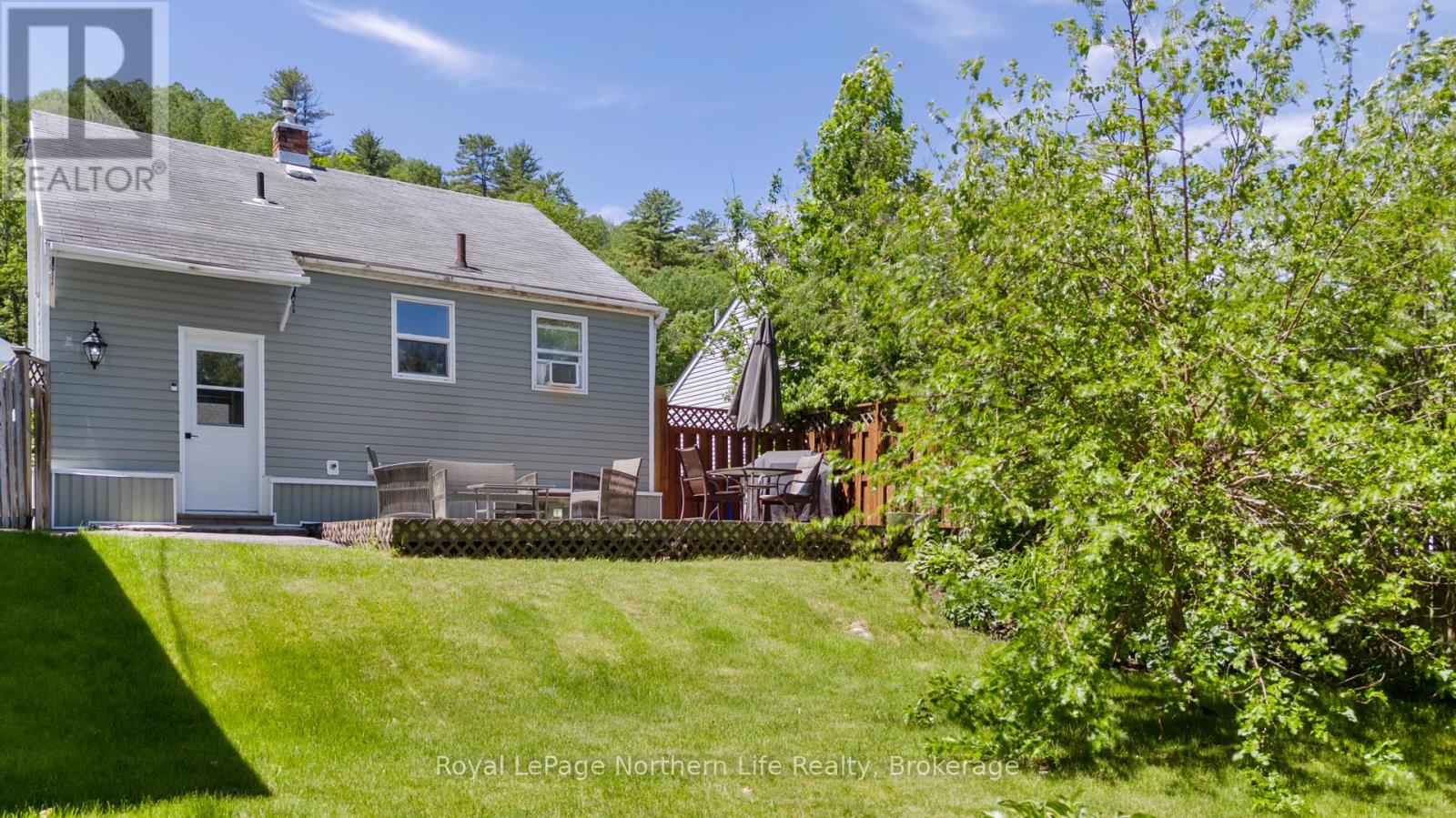 25 SPRUCE STREET - 32