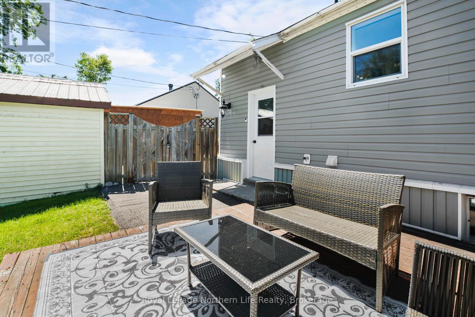 25 SPRUCE STREET - 33