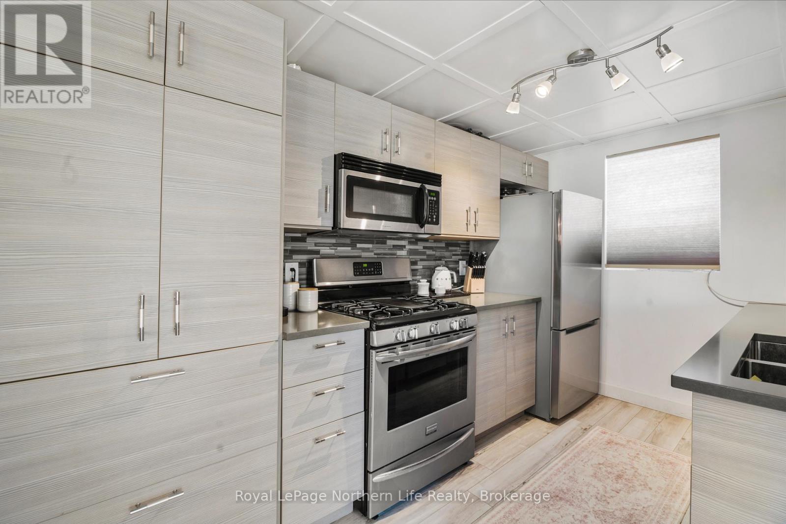 25 SPRUCE STREET - 7