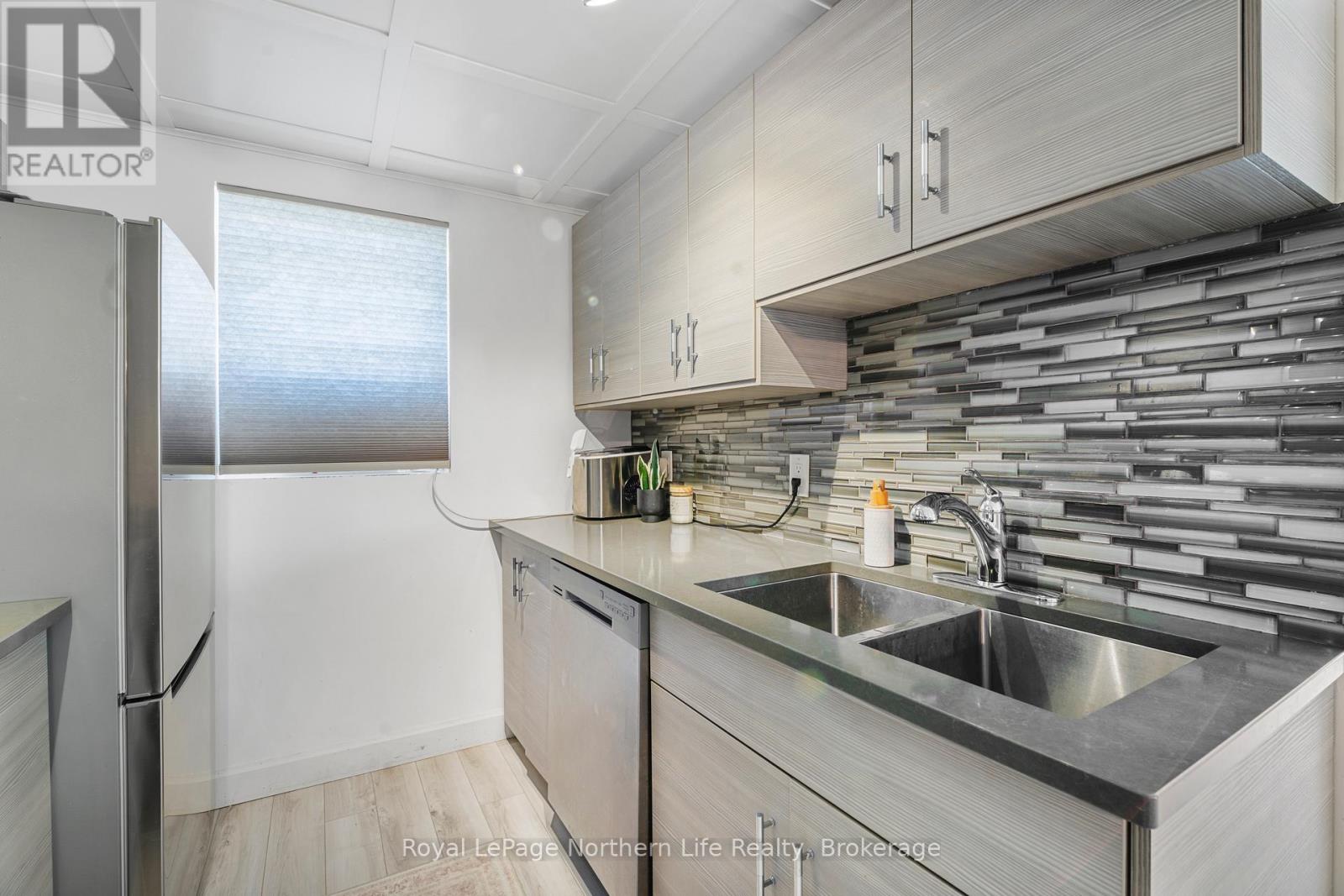25 SPRUCE STREET - 8