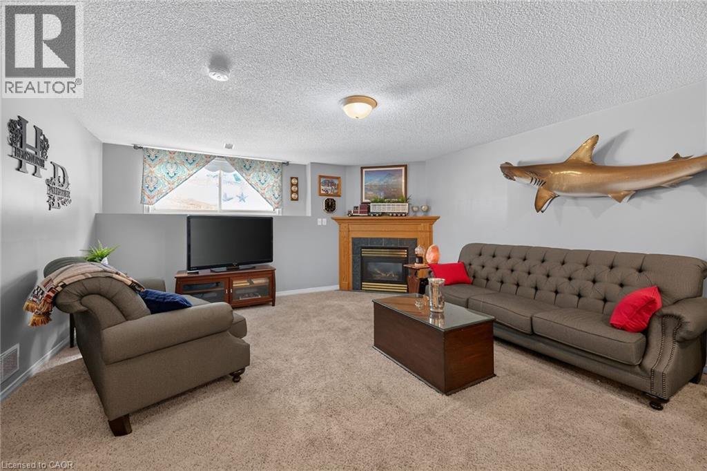 64 CALEDONIA Avenue - 24