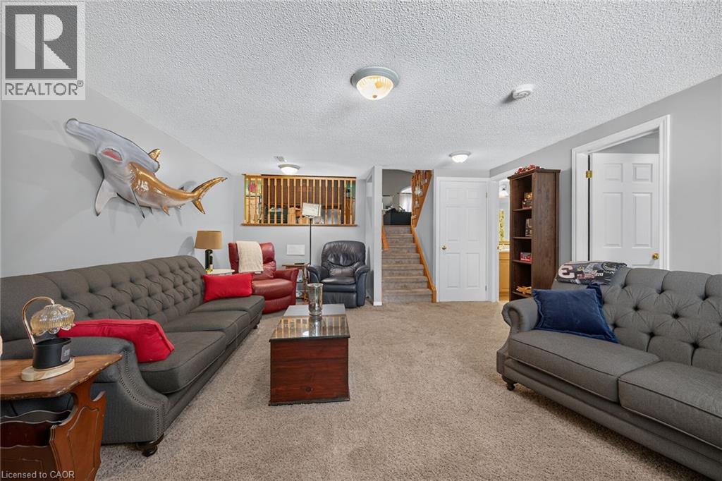 64 CALEDONIA Avenue - 26