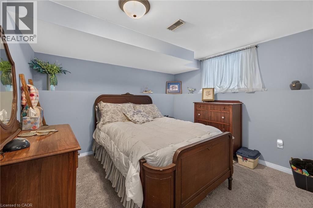 64 CALEDONIA Avenue - 28